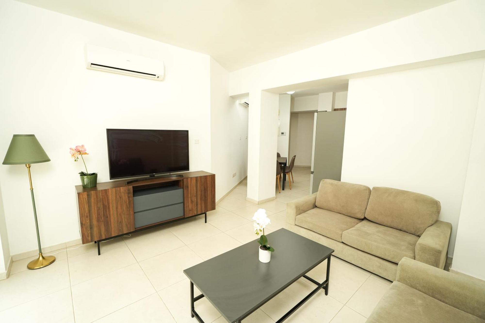 Halcyon Central Apartment Larnaca Exterior photo