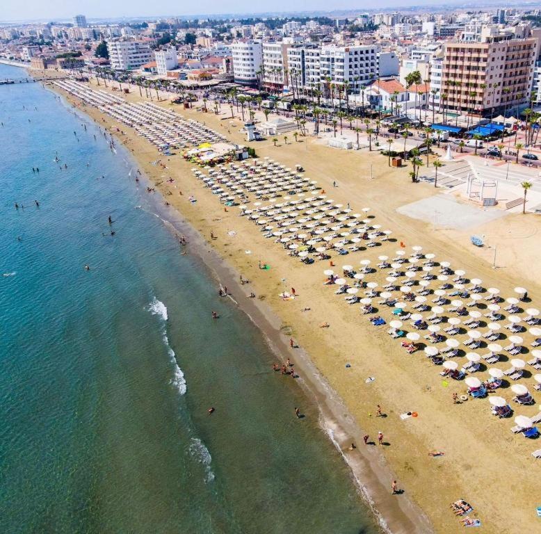 Halcyon Central Apartment Larnaca Exterior photo